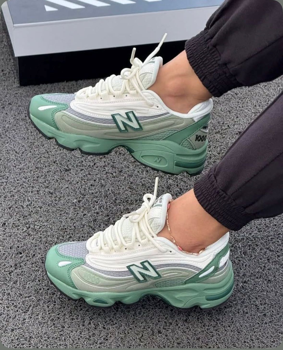 New Balance 1000 Retro Unisex Sneakers - Image 2